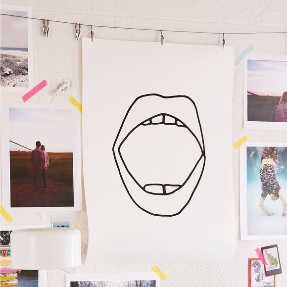 NWOT Urban Outfitters Cult Paper Mouth Art Print - Picture 3 of 6